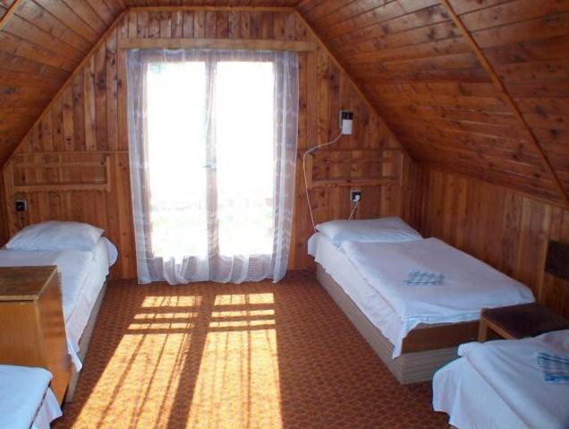Bungalovy Tatranec Tatranská Lomnica Стая снимка